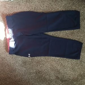 Under Armour softball pants. Size m. Athletic wear.